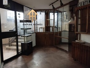 Retail in Cáceres, Cáceres to rent Interior Photo- Image 2 of 6