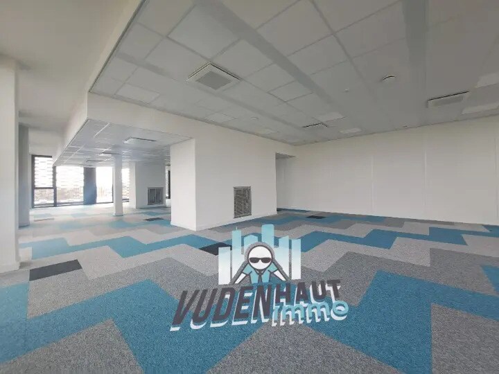 Location Bureaux 281 m² - Photo 1