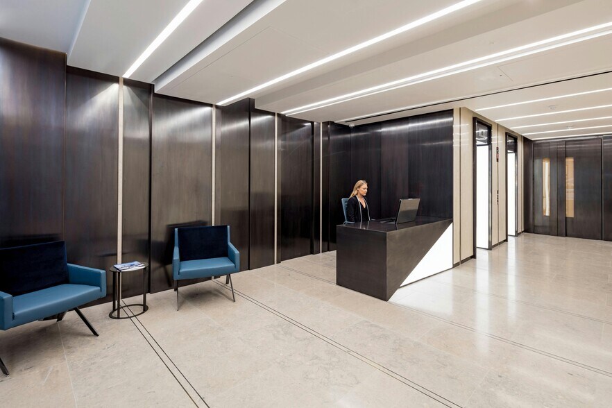 25-26 Bury St, London to rent - Building Photo - Image 3 of 3