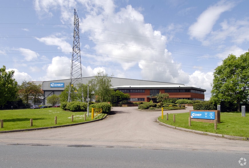 Cosford Ln, Rugby to rent - Primary Photo - Image 1 of 1