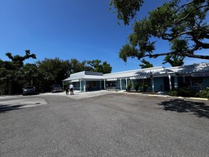 3372-3386 S McCall Rd, Englewood, FL for rent Building Photo- Image 1 of 8