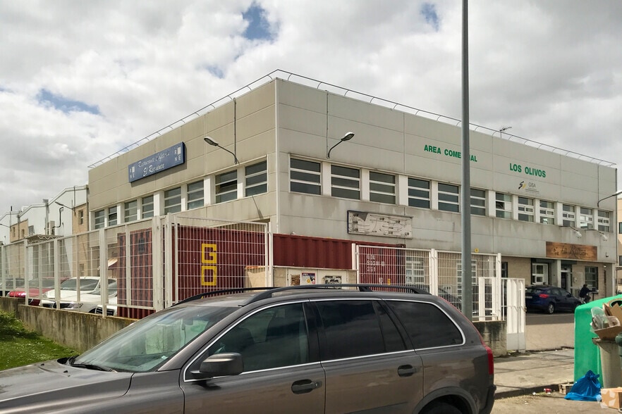 Calle del Empleo, 28, Getafe, Madrid for sale - Primary Photo - Image 1 of 3