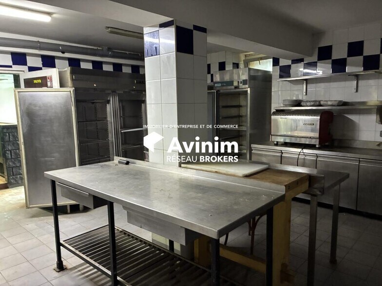 Retail in Brétigny-sur-Orge to rent - Interior Photo - Image 1 of 5