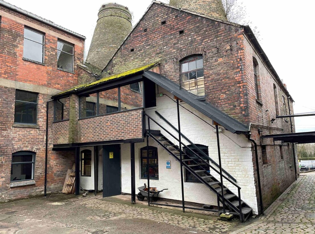 Beaufort Rd, Stoke On Trent to rent Building Photo- Image 1 of 3