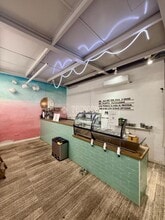 Retail in Madrid, Madrid to rent Interior Photo- Image 1 of 4