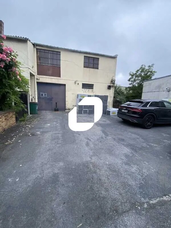 Light Industrial in Romainville to rent Building Photo- Image 1 of 12