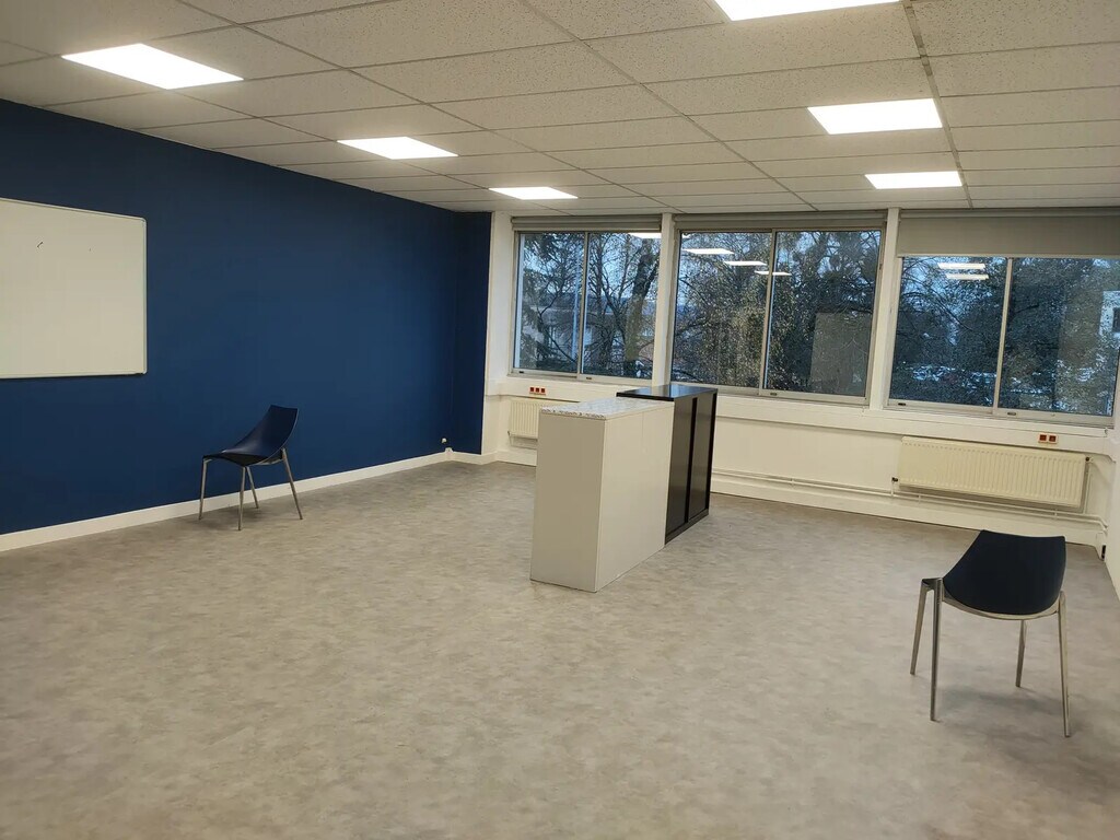 Location Bureaux 49 m² - Photo 1