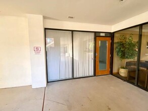 7550 N 19th Ave, Phoenix, AZ for rent Building Photo- Image 2 of 13