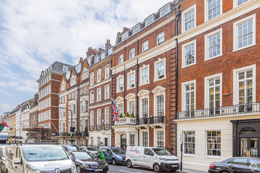 59-60 Grosvenor St, London to rent - Building Photo - Image 3 of 111