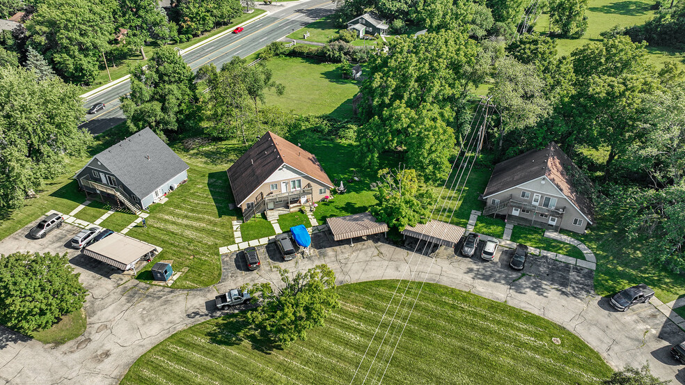 6025 Briarcliff Path, Kalamazoo, MI for sale - Primary Photo - Image 1 of 49