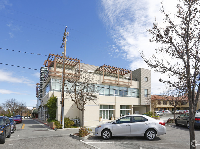 240 3rd St, Los Altos, CA for rent - Building Photo - Image 3 of 6