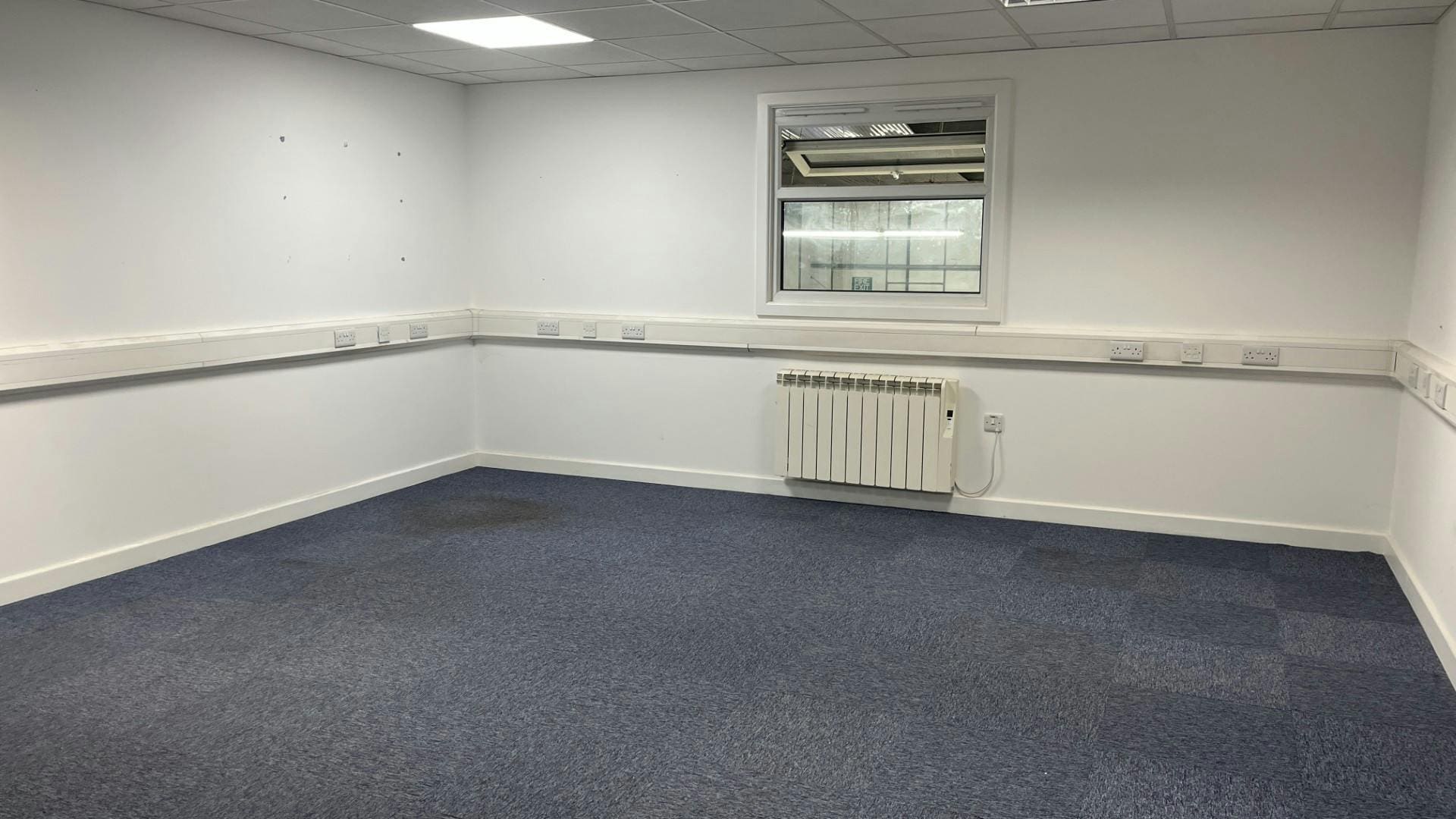 15-29 Hurlbutt Rd, Warwick to rent Building Photo- Image 1 of 2