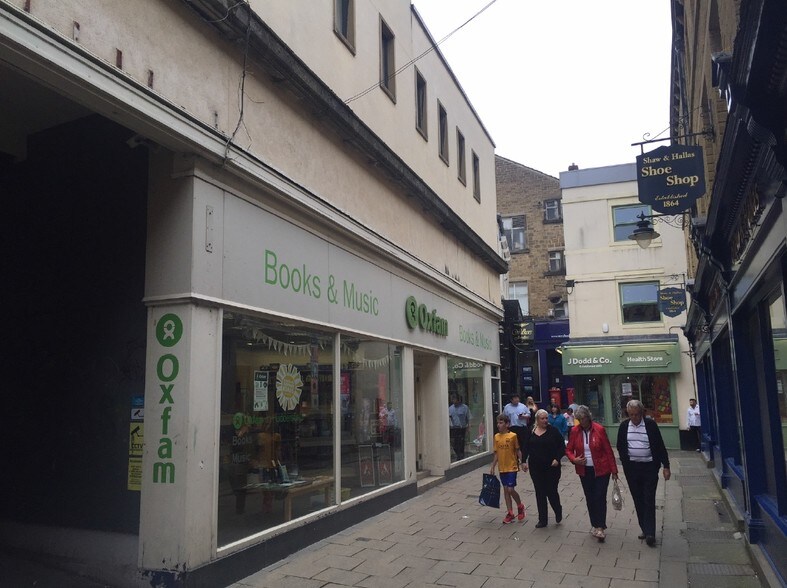 3 Market Walk, Huddersfield for sale - Primary Photo - Image 1 of 1