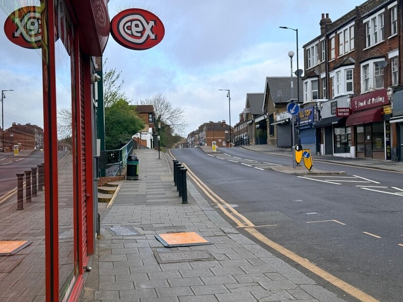 11 Aldermans Hill, London to rent - Building Photo - Image 3 of 6