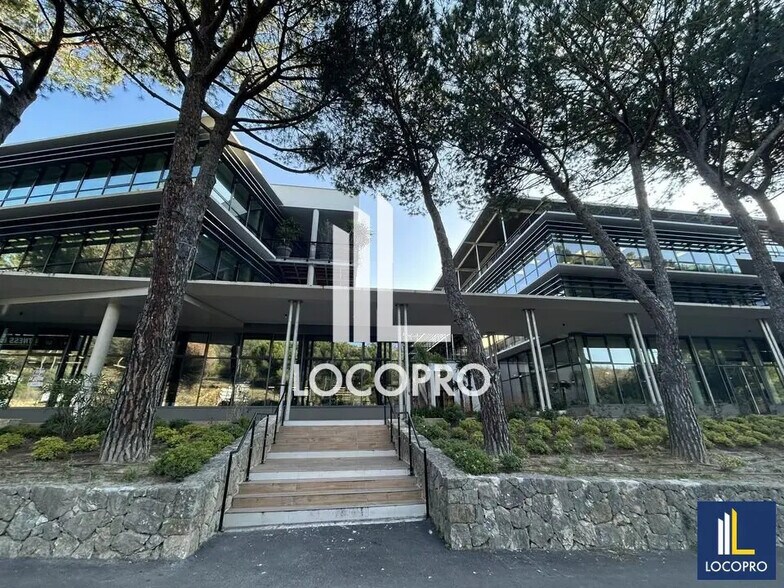 Office in Valbonne to rent - Building Photo - Image 1 of 9
