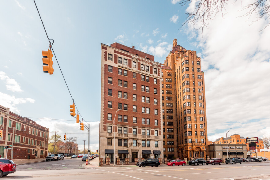 8901-8909 E Jefferson Ave, Detroit, MI for sale - Building Photo - Image 1 of 1