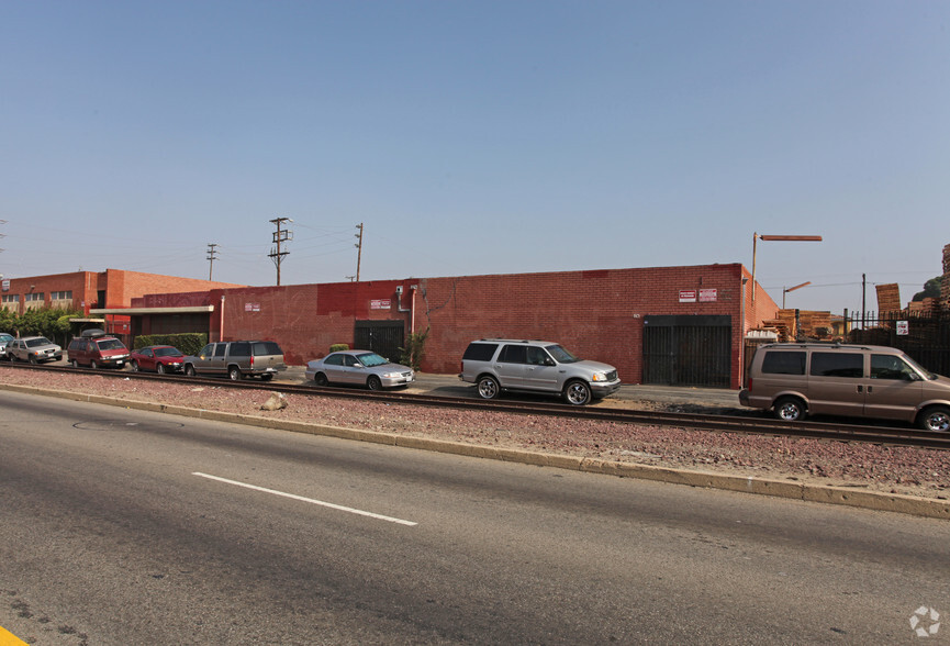 809-813 E Slauson Ave, Los Angeles, CA for rent - Building Photo - Image 1 of 3