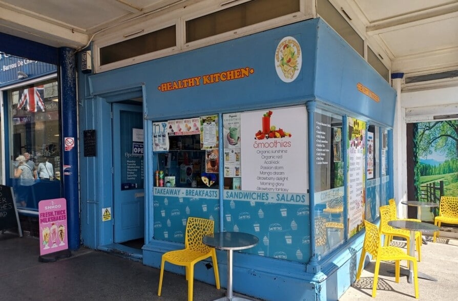 The Arcade, Bognor Regis to rent - Building Photo - Image 1 of 5