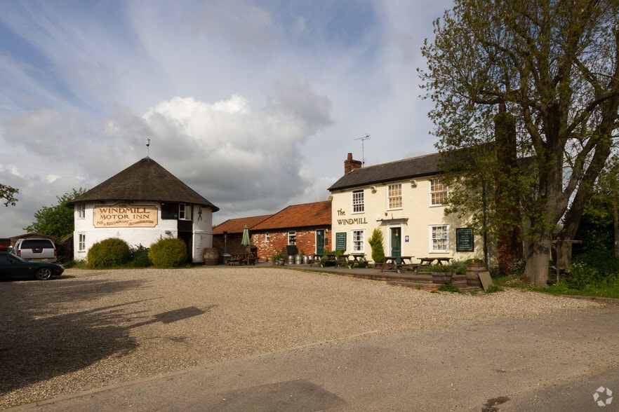 Chatham Green, Little Waltham for sale - Primary Photo - Image 1 of 1