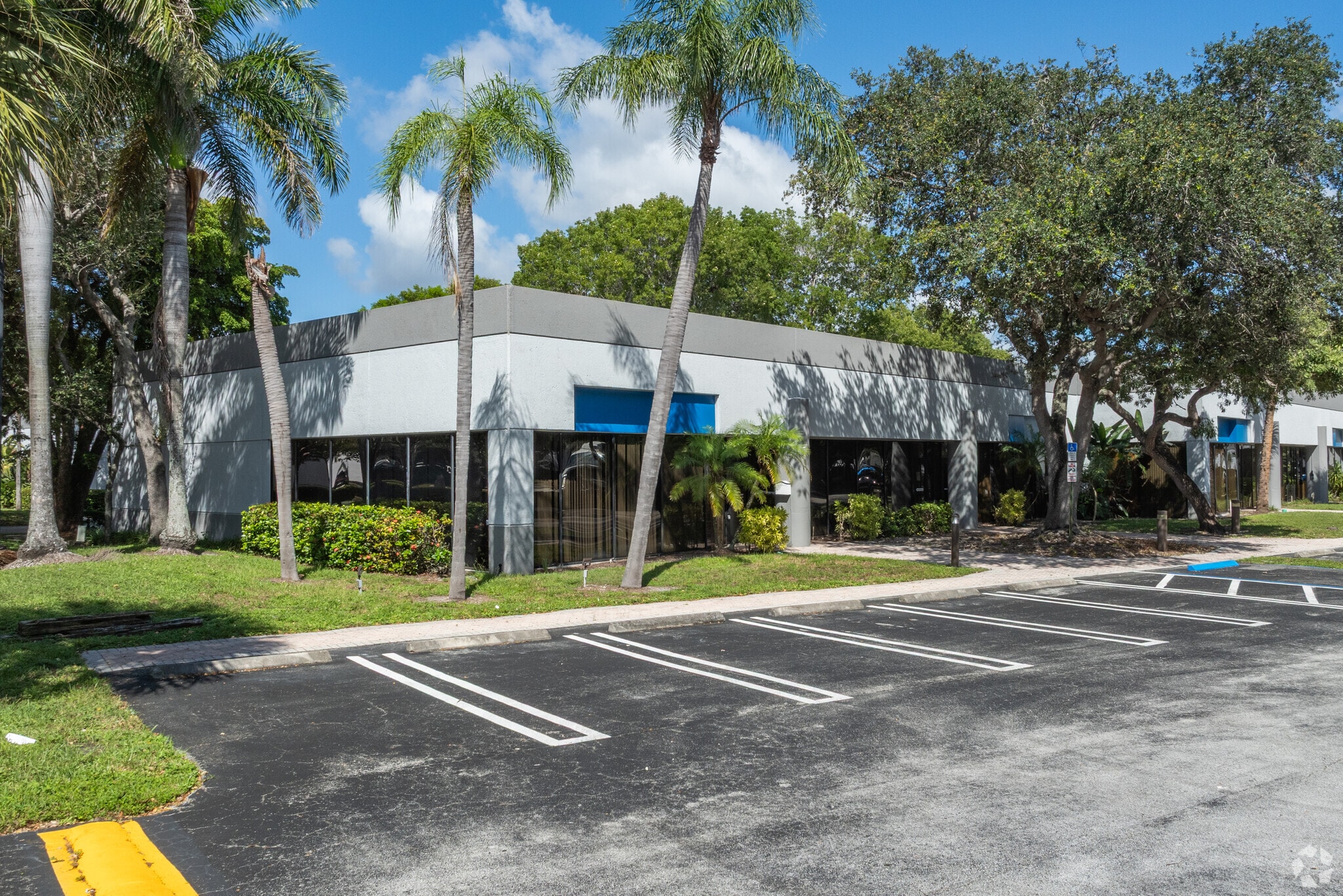 2100 Park Central Blvd N, Pompano Beach, FL to rent Building Photo- Image 1 of 10
