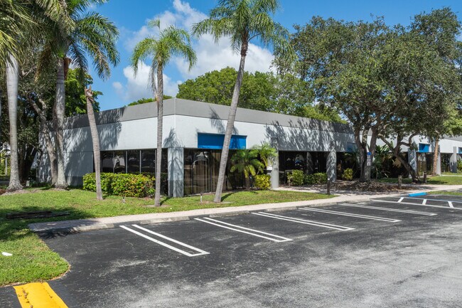 More details for 2100 Park Central Blvd N, Pompano Beach, FL - Light Industrial to Rent