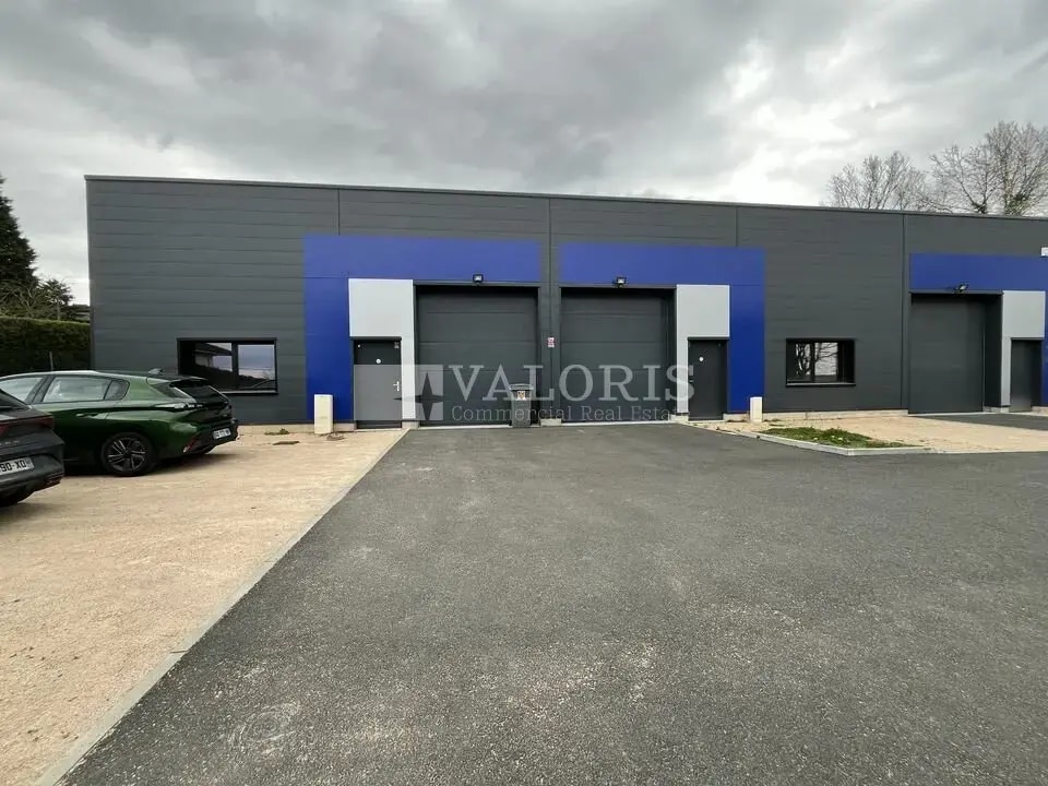 Light Industrial in Pommiers to rent Building Photo- Image 1 of 5