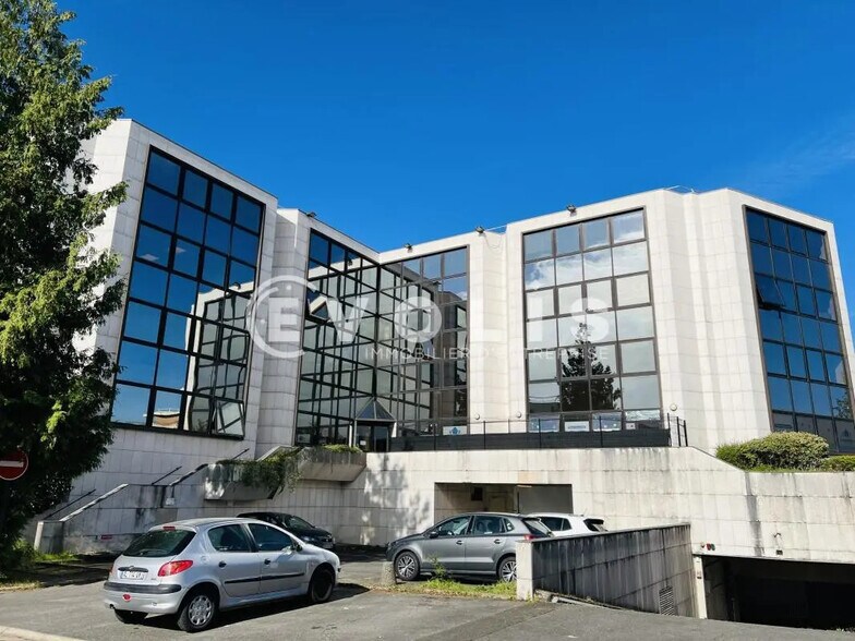 Office in Lognes to rent - Building Photo - Image 1 of 9