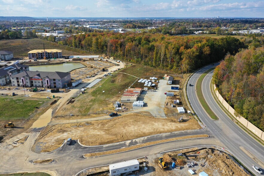 Jefferson Green Way, Louisville, KY for sale - Primary Photo - Image 1 of 1