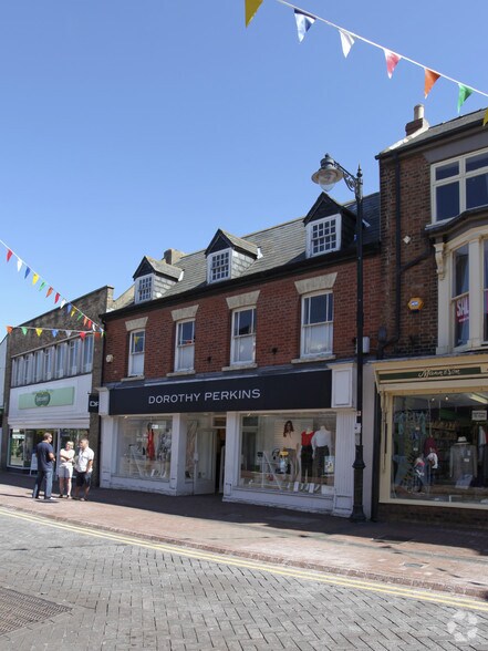 32-33 Hall Pl, Spalding for sale - Building Photo - Image 1 of 1