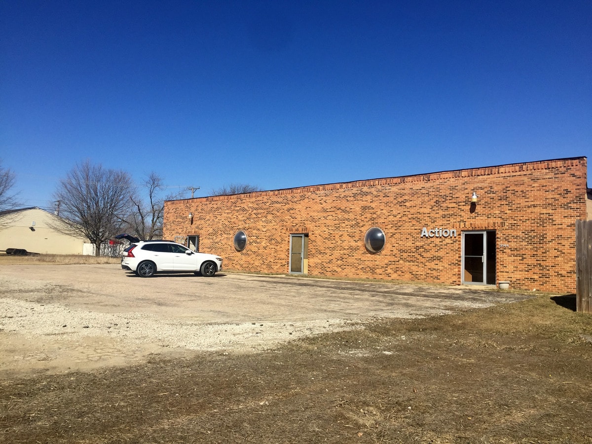 3144 21st St, Zion, IL 60099 UK