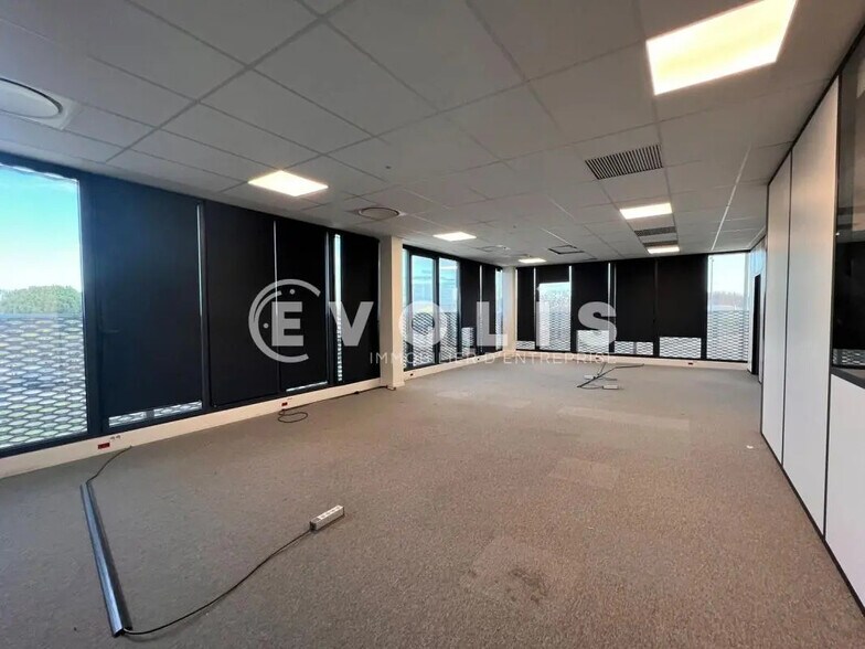 Office in Bordeaux to rent - Interior Photo - Image 2 of 7