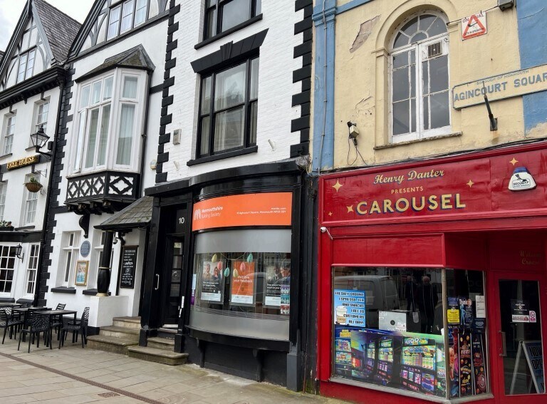 10 Agincourt Sq, Monmouth to rent Primary Photo- Image 1 of 17