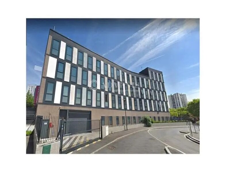Office in Argenteuil to rent Building Photo- Image 1 of 13