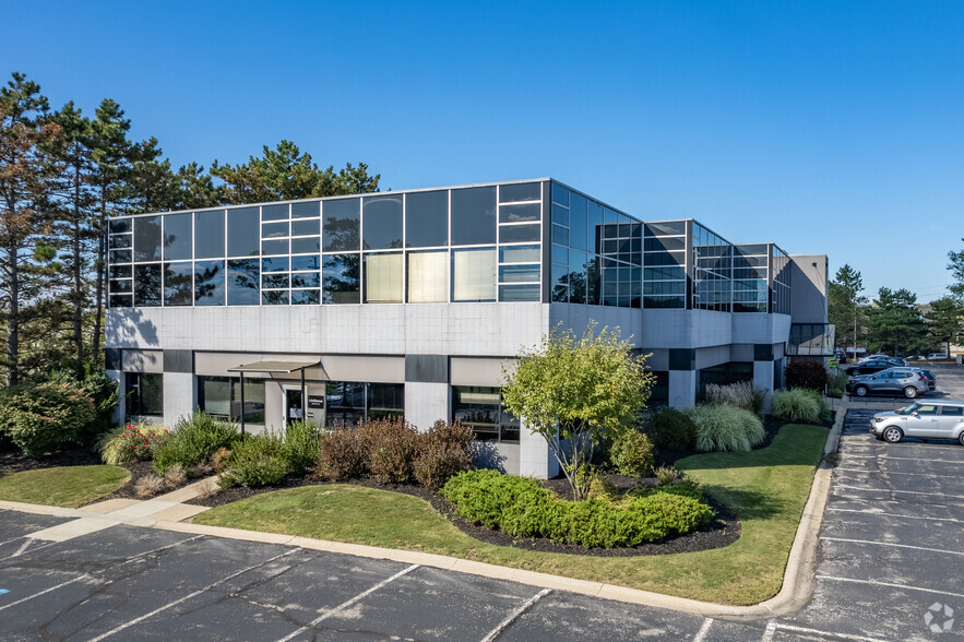 23625 Commerce Park, Beachwood, OH for sale - Primary Photo - Image 1 of 1