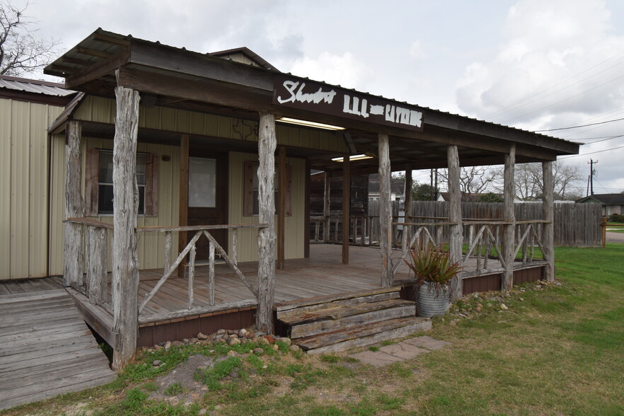 217 Second St, Agua Dulce, TX for sale - Primary Photo - Image 1 of 1