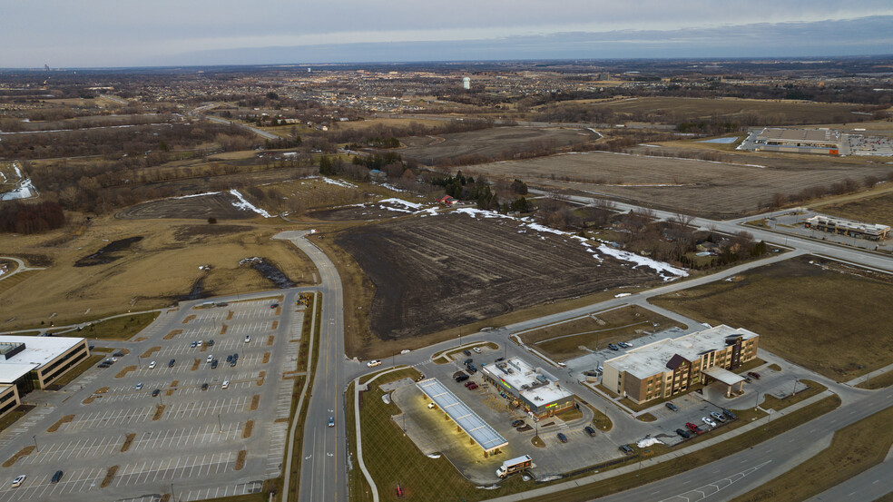 SE Esker Ridge, Waukee, IA for sale - Primary Photo - Image 1 of 1