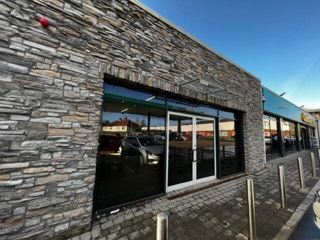 140-142 Stewartstown Rd, Belfast to rent Primary Photo- Image 1 of 2