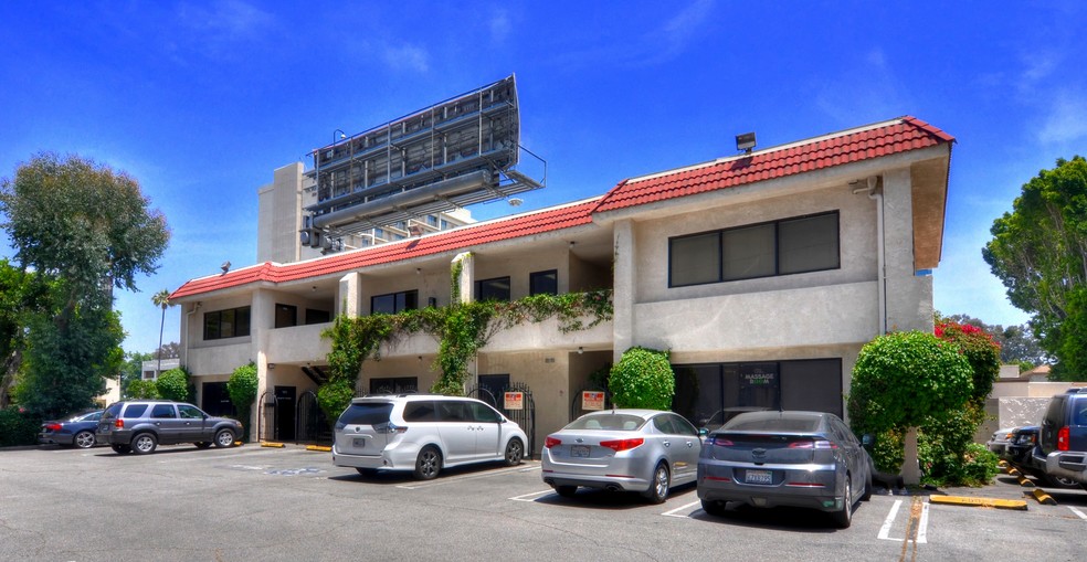 15450 Ventura Blvd, Sherman Oaks, CA for sale - Building Photo - Image 1 of 1