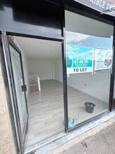 372 Otley Rd, Bradford to rent Interior Photo- Image 1 of 5