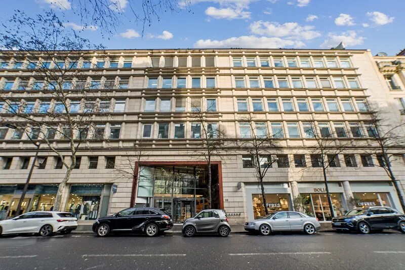 Location Bureaux 281 m² - Photo 1