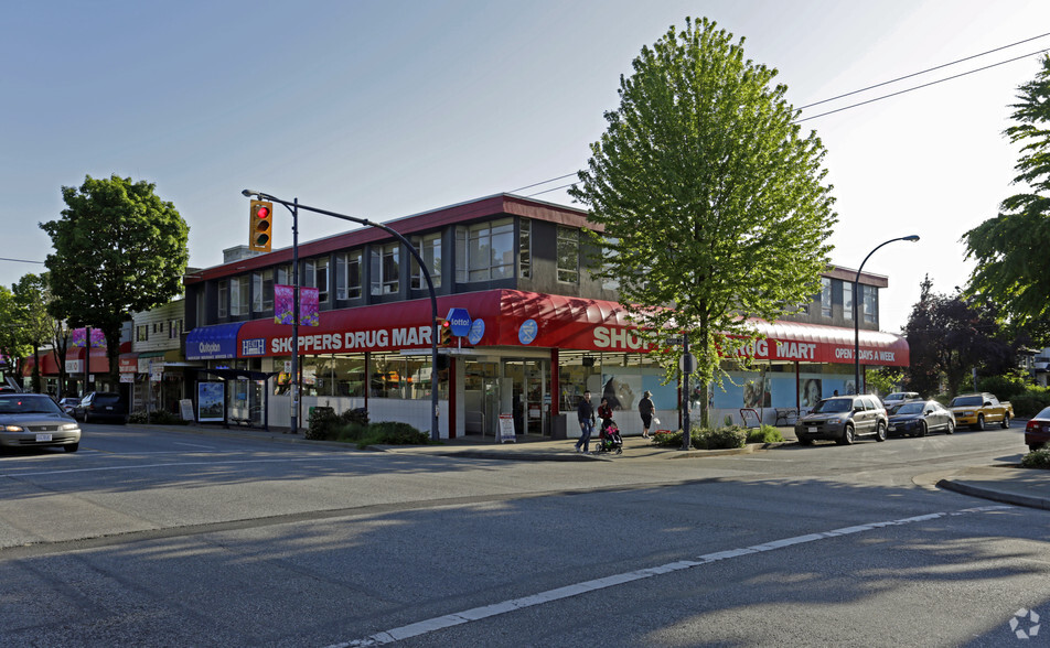 6305-6325 Fraser St, Vancouver, BC for rent - Primary Photo - Image 1 of 10