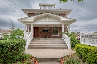 209 S Spring St, Independence, MO for rent Building Photo- Image 1 of 36