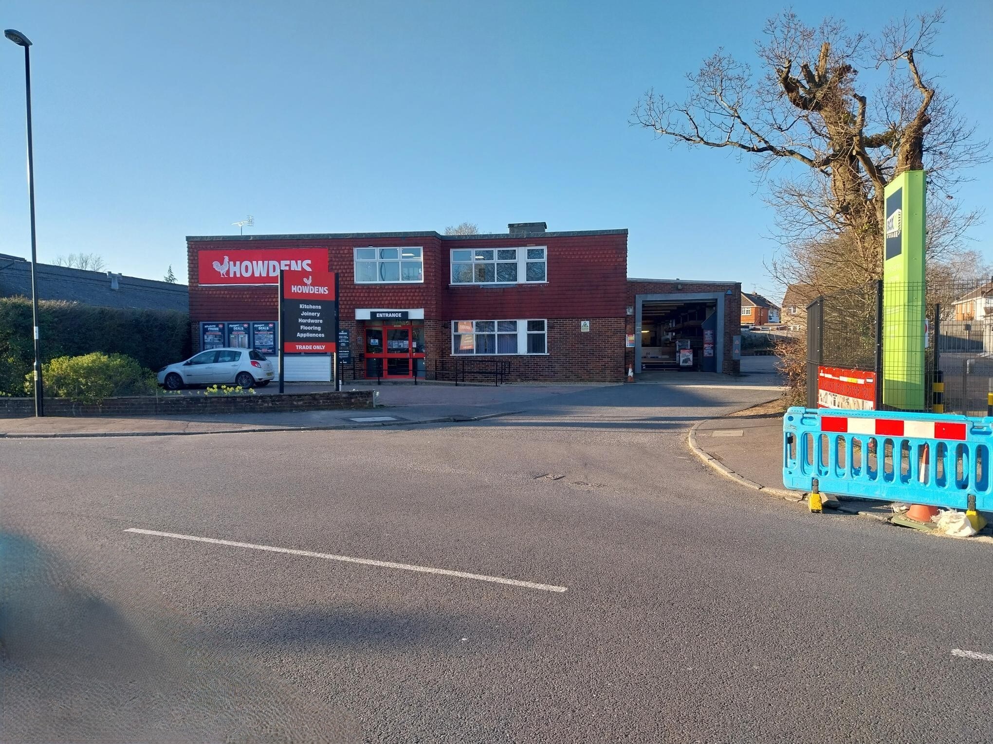18 Victoria Way, Burgess Hill to rent Building Photo- Image 1 of 6