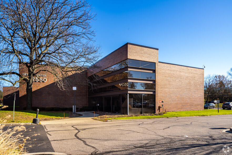 2550 S Telegraph Rd, Bloomfield Hills, MI for rent - Building Photo - Image 1 of 8