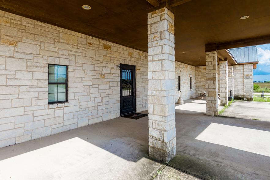 9027 Blewett Rd, Beaumont, TX for sale - Building Photo - Image 2 of 12