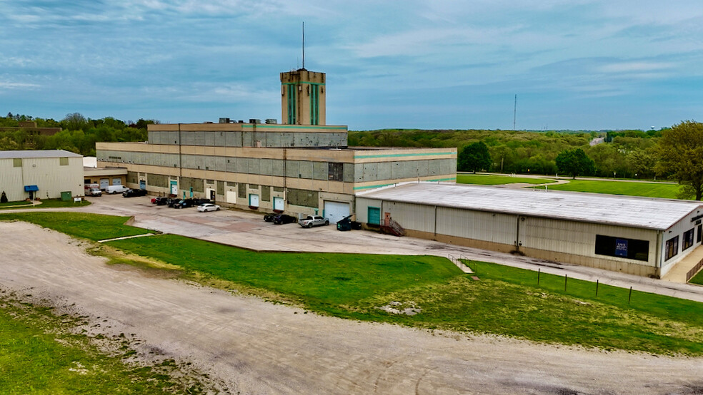 901 N Batavia Ave, Batavia, IL for rent - Building Photo - Image 3 of 34