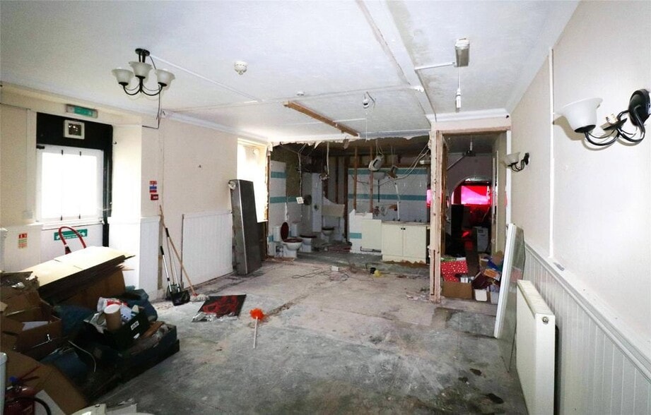 18 South St, Torrington for sale - Building Photo - Image 3 of 11