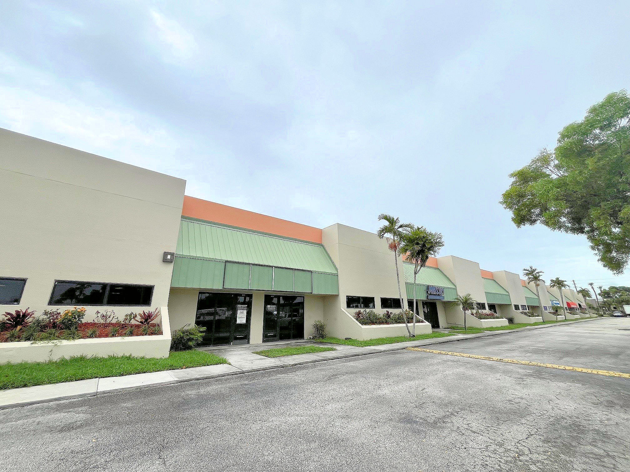 1800 N Powerline Rd, Pompano Beach, FL for sale Building Photo- Image 1 of 1