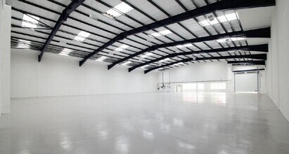 Bath House Rd, Croydon to rent Interior Photo- Image 1 of 2