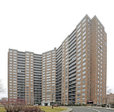 104-20-104-60 Queens Blvd, Forest Hills, NY for sale Primary Photo- Image 1 of 1